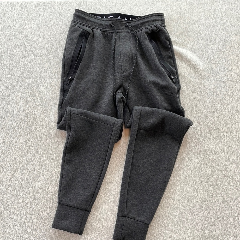American Eagle dark gray x-small men’s joggers